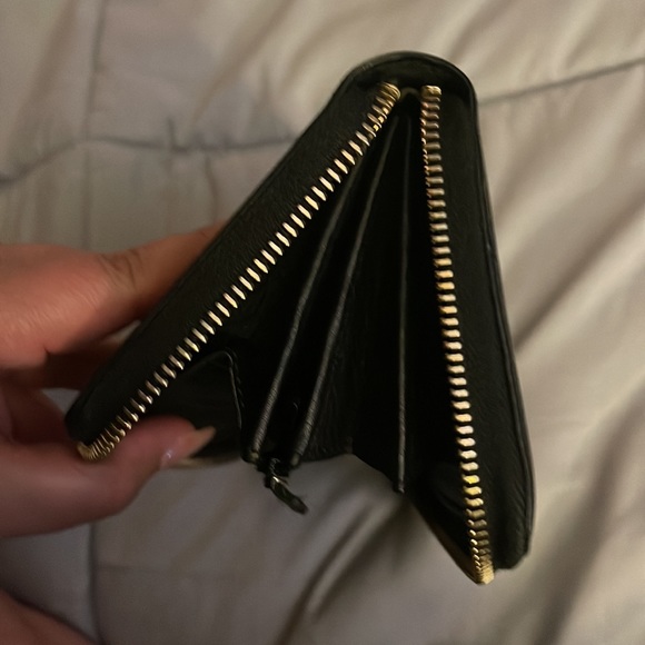 Gucci Black Leather Bamboo Tassel Zip Around Wallet - Picture 10 of 11